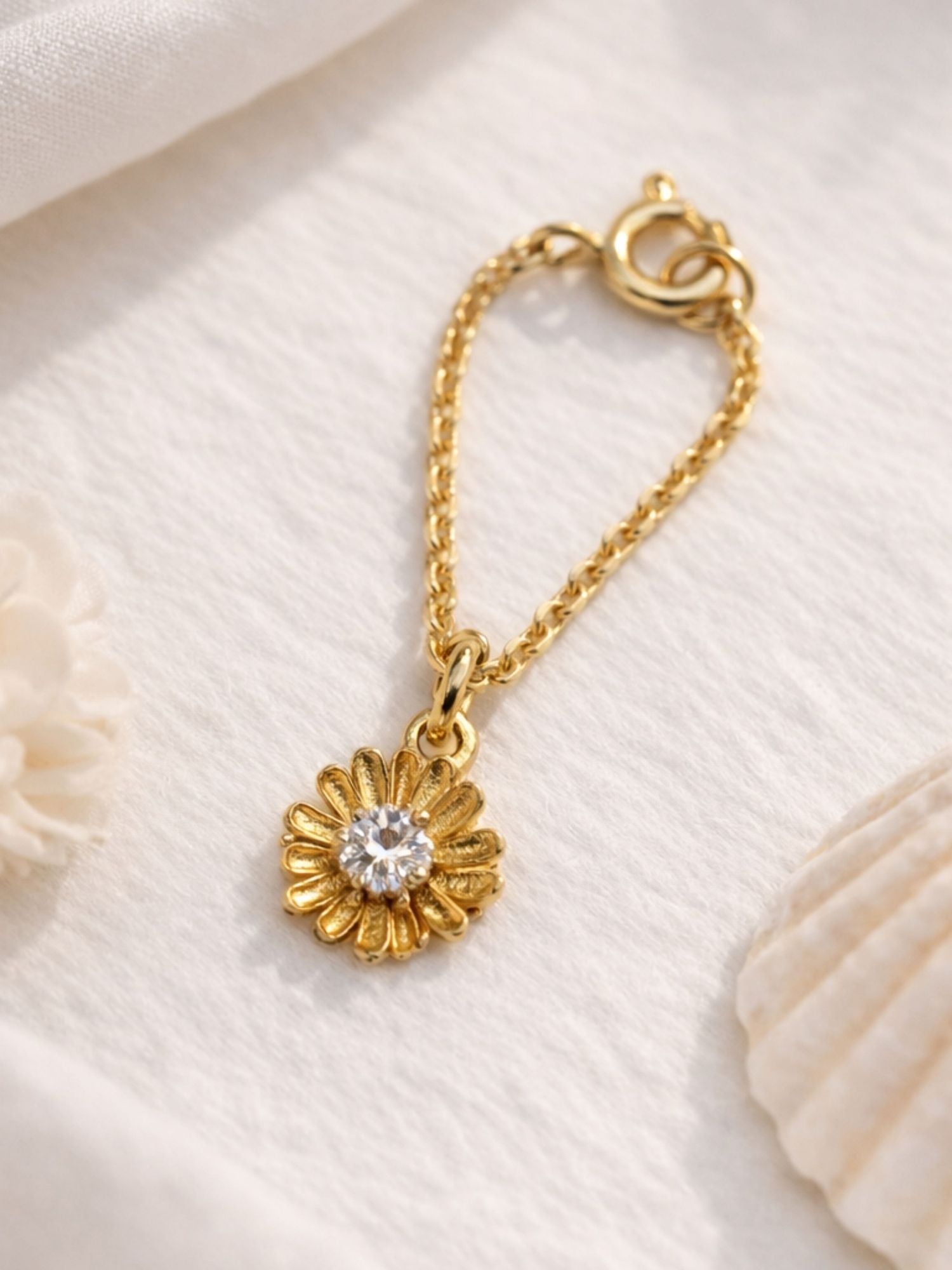 Daisy flower crystal watch charm detail - 925 sterling silver gold plated - Abdesigns