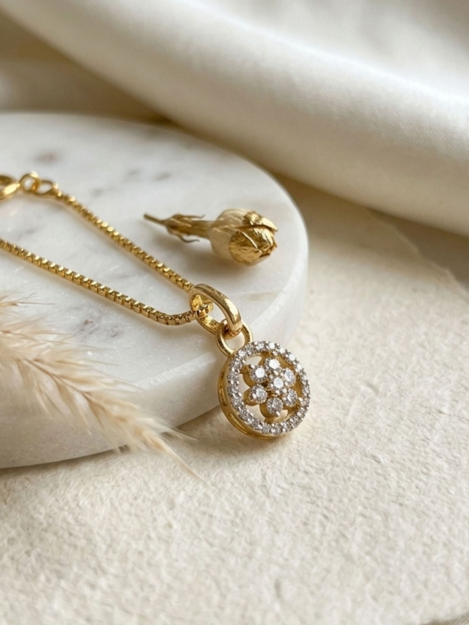 Floral diamond round watch charm angle - 925 sterling silver gold plated - Abdesigns